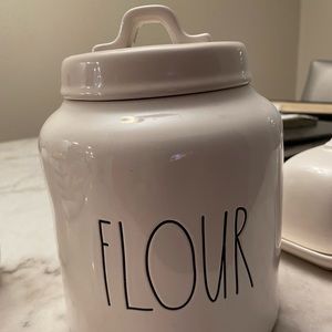 Rae Dunn flour container
